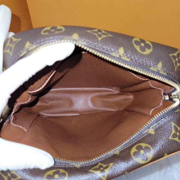 😍🔥Rare 🔥😍 💯%Authentic Louis Vuitton Danube MM Crossbody Bag Monogram Canvas - Picture 5 of 16